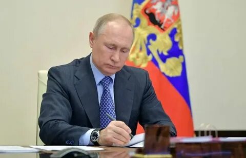 putin Путин подписал закон о цензуре российских СМИ
