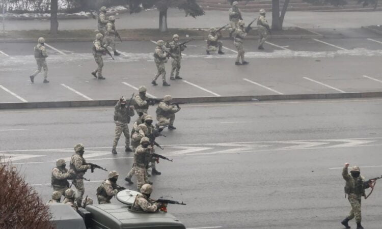 Казахстан: террористы ОДКБ прибывают в страну и открывают огонь по протестующим гражданам